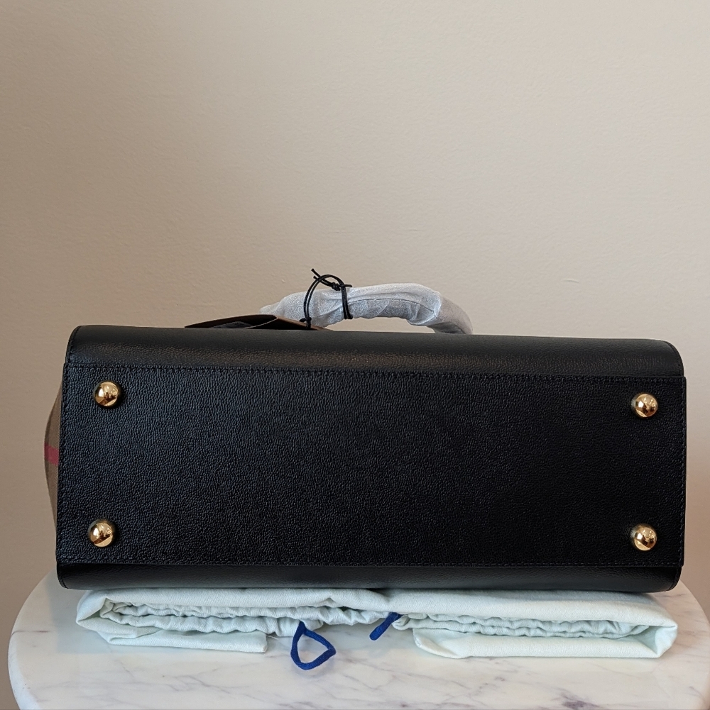 NWT Authentic Burberry Banwell Bag - Picture 9 of 9